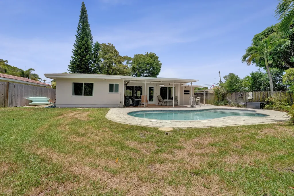 3560 Lloyd Drive Oakland Park FL 33309