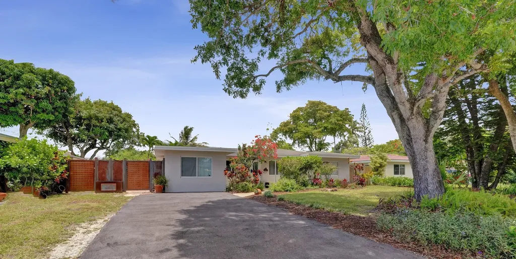 3560 Lloyd Drive Oakland Park FL 33309