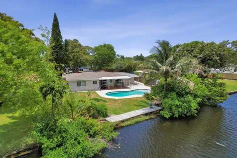 3560 Lloyd Drive Oakland Park FL 33309