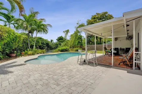 3560 Lloyd Drive Oakland Park FL 33309