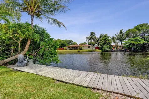 3560 Lloyd Drive Oakland Park FL 33309