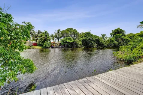 3560 Lloyd Drive Oakland Park FL 33309
