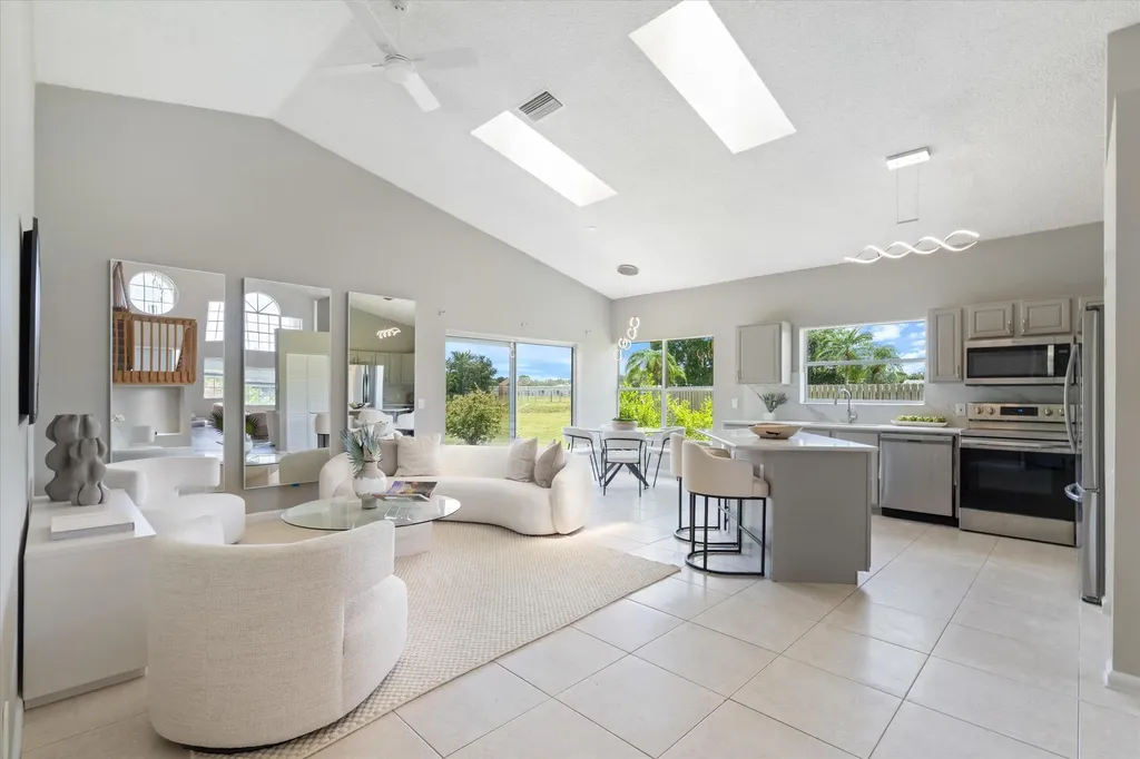 8593 Windy Circle Boynton Beach FL 33472