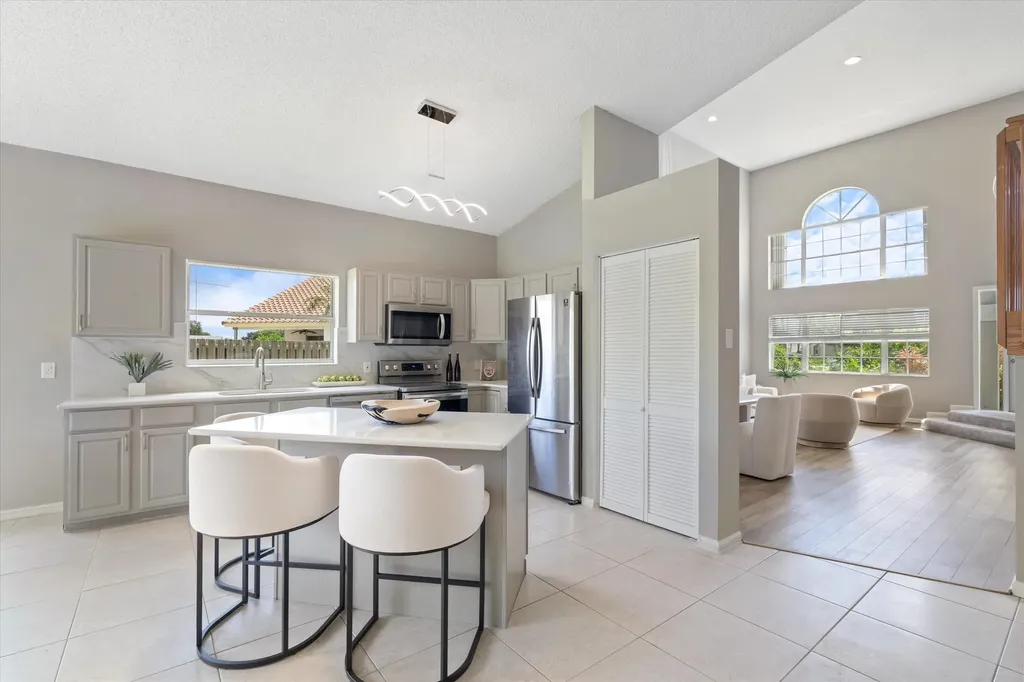 8593 Windy Circle Boynton Beach FL 33472