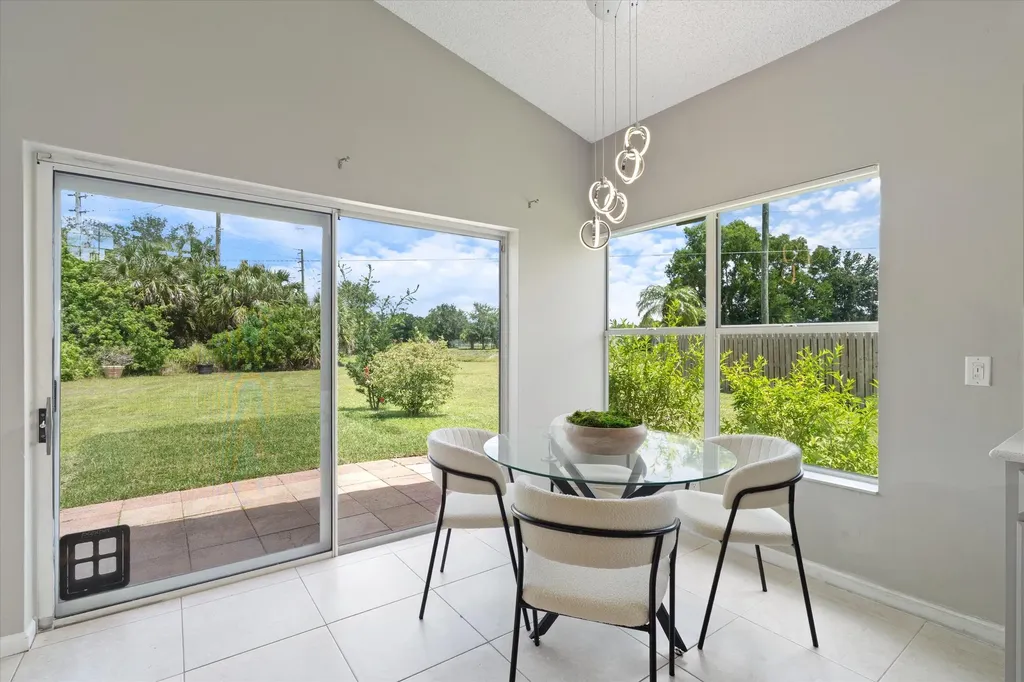 8593 Windy Circle Boynton Beach FL 33472
