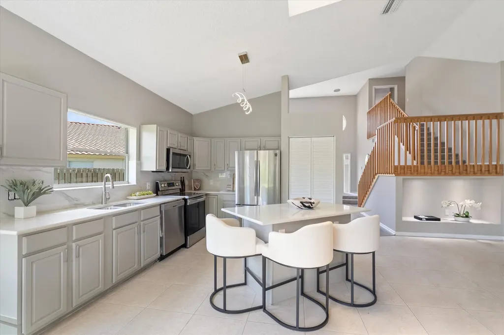 8593 Windy Circle Boynton Beach FL 33472