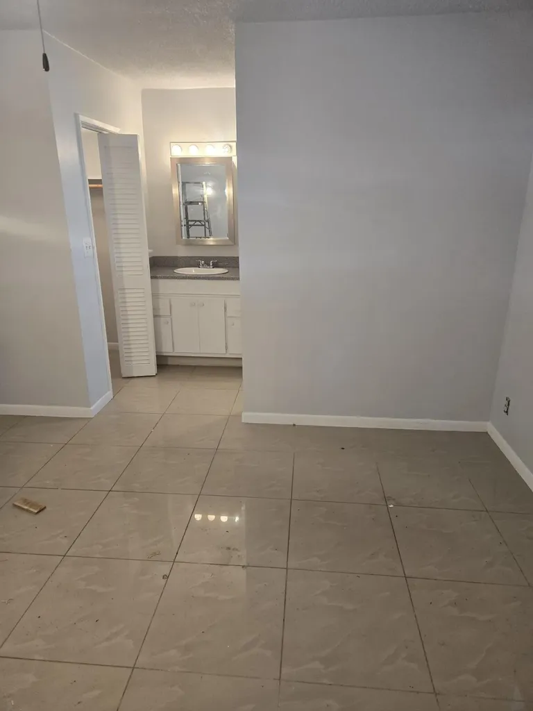 490 SE 19th Avenue Pompano Beach FL 33060