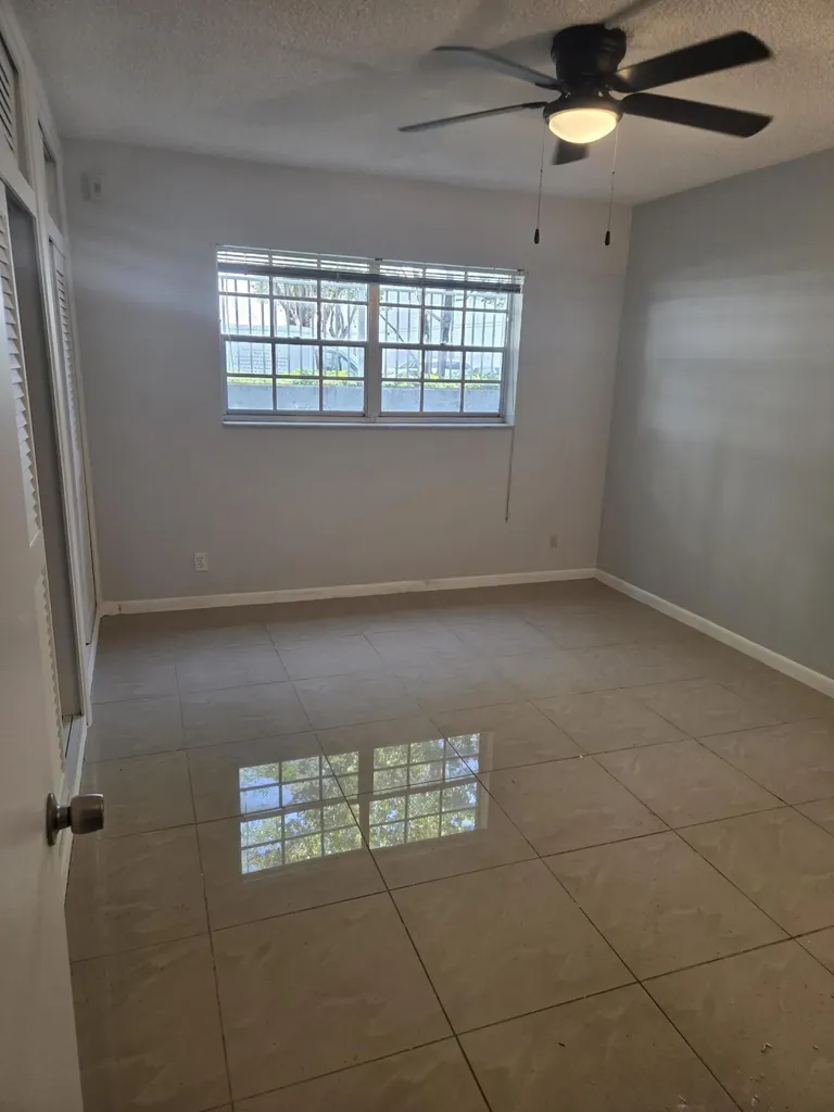 490 SE 19th Avenue Pompano Beach FL 33060