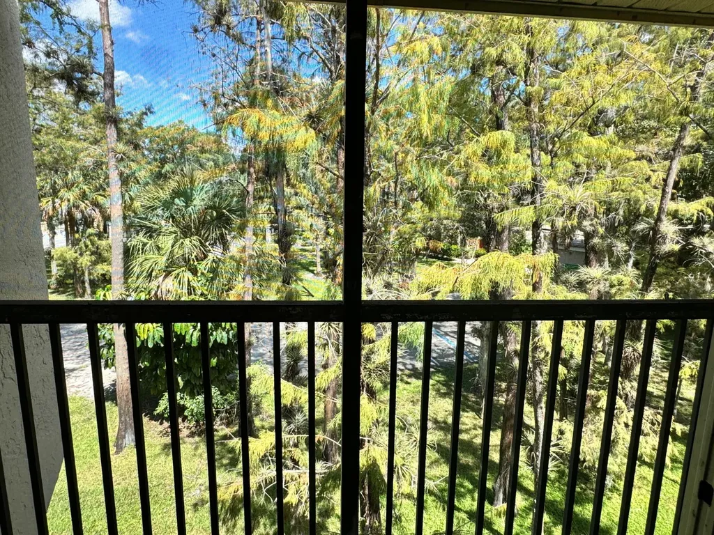 8773 Shadow Wood Boulevard Coral Springs FL 33071