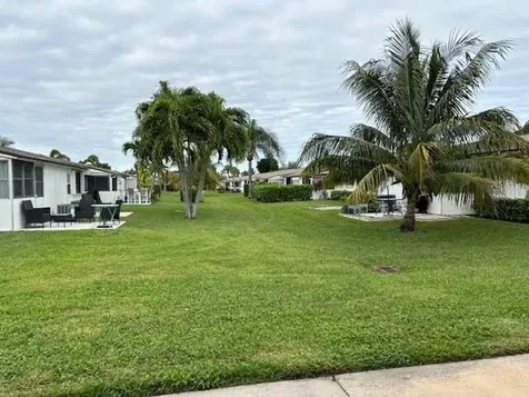 2936 Crosley Drive E West Palm Beach FL 33415