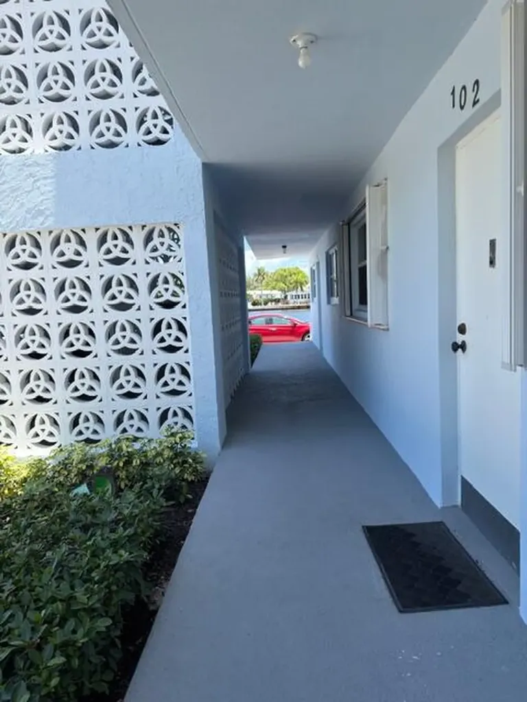 2004 S Federal Highway Boynton Beach FL 33435