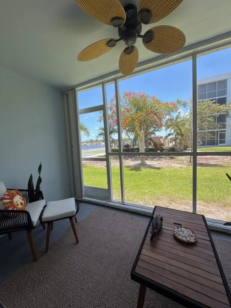 2004 S Federal Highway Boynton Beach FL 33435