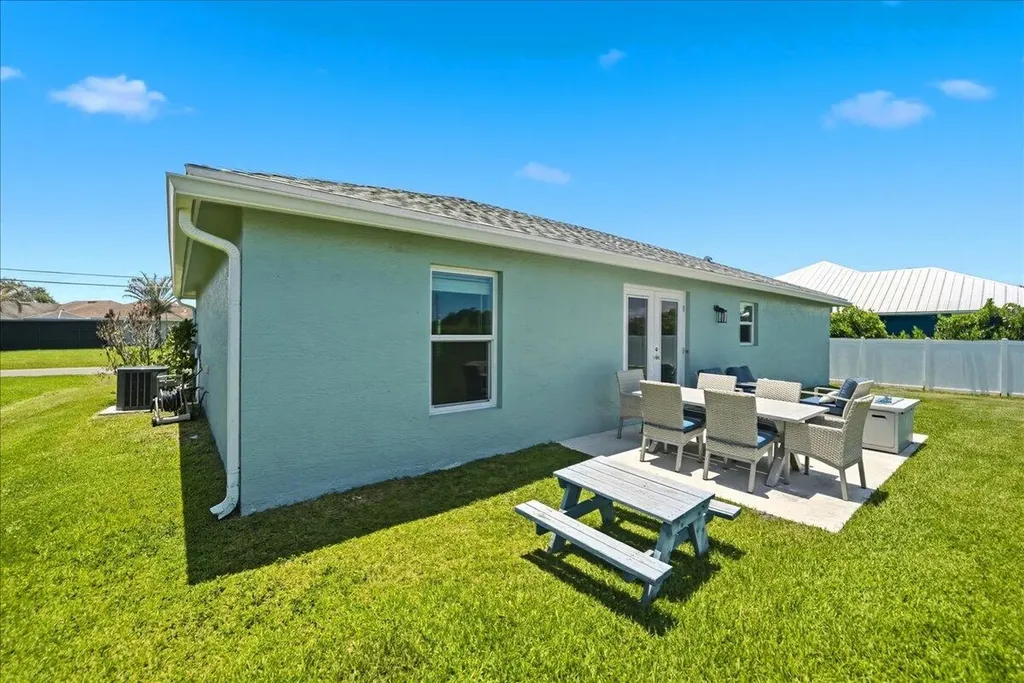2213 SW Salmon Road Port St Lucie FL 34953
