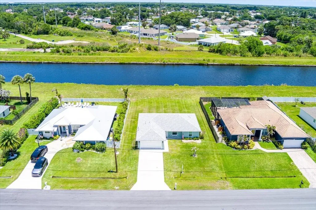 2213 SW Salmon Road Port St Lucie FL 34953