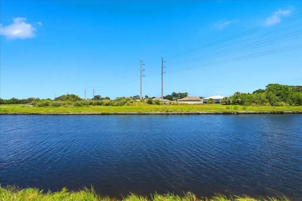 2213 SW Salmon Road Port St Lucie FL 34953