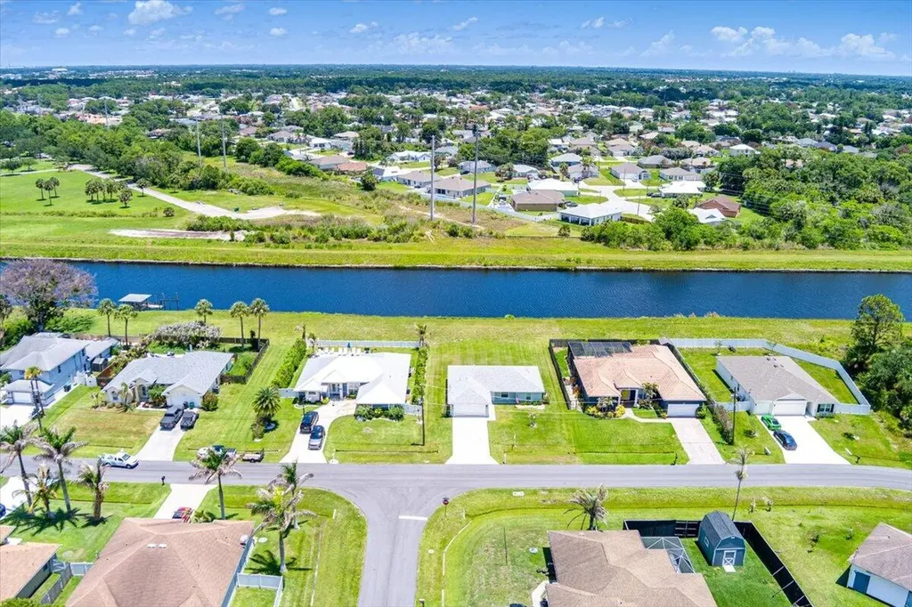 2213 SW Salmon Road Port St Lucie FL 34953