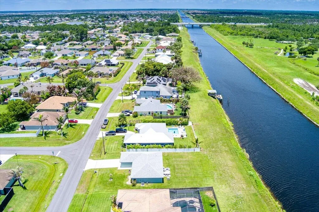 2213 SW Salmon Road Port St Lucie FL 34953