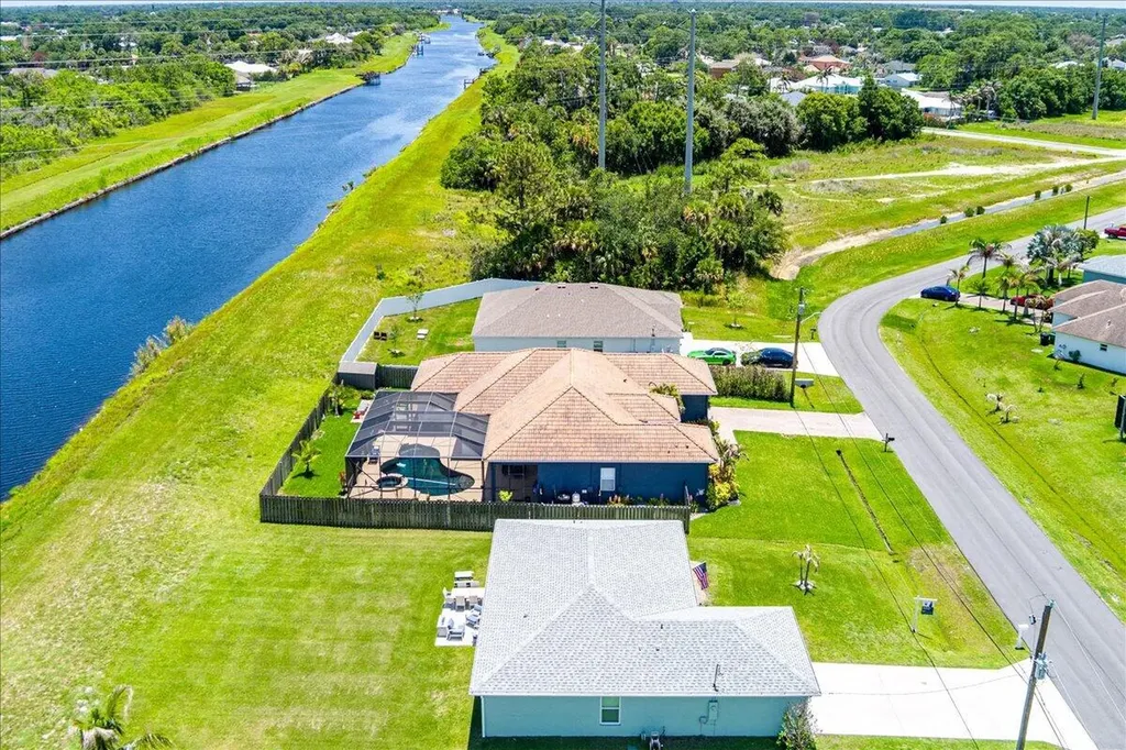 2213 SW Salmon Road Port St Lucie FL 34953