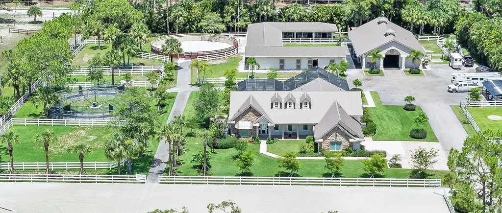 Loxahatchee FL, 1464 Stallion Drive
