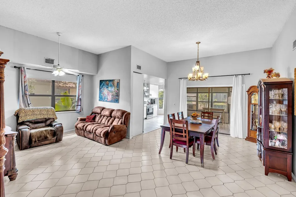 5463 Alta Way Lake Worth FL 33467
