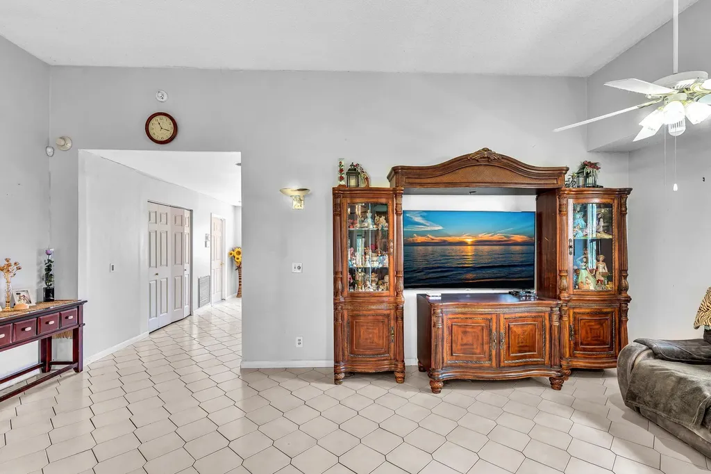 5463 Alta Way Lake Worth FL 33467
