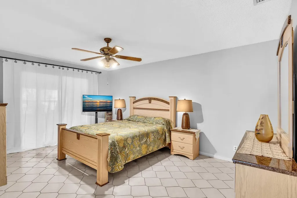 5463 Alta Way Lake Worth FL 33467
