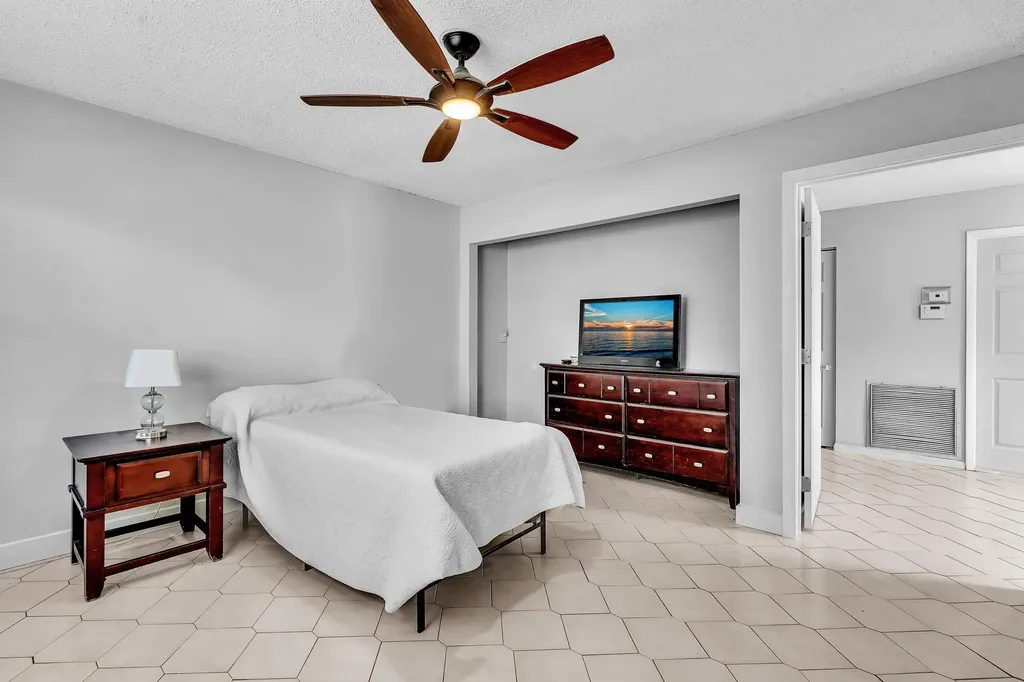 5463 Alta Way Lake Worth FL 33467