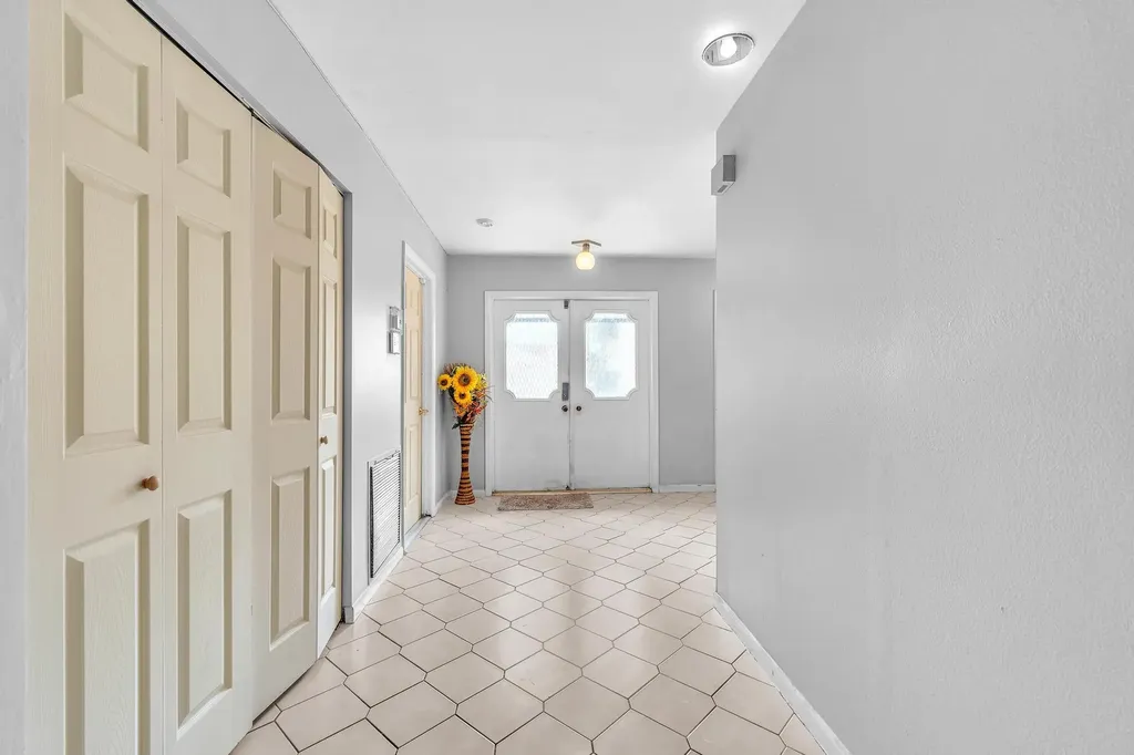 5463 Alta Way Lake Worth FL 33467