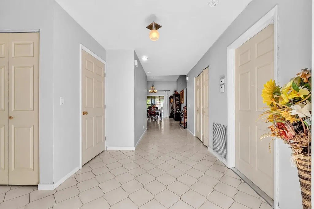 5463 Alta Way Lake Worth FL 33467