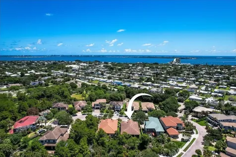 1042 NE Savanna Oaks Way Jensen Beach FL 34957