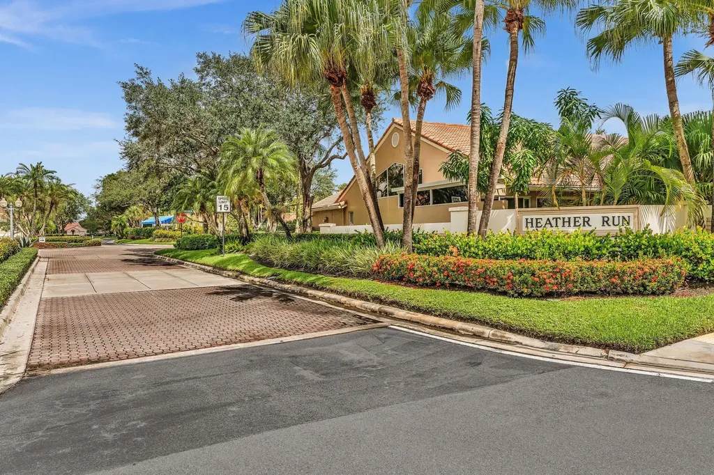 1904 Rosewood Way Palm Beach Gardens FL 33418
