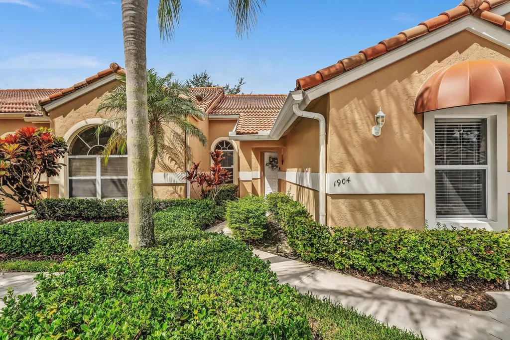 1904 Rosewood Way Palm Beach Gardens FL 33418
