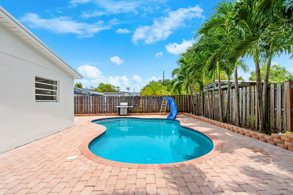 340 NE 26th Court Pompano Beach FL 33064