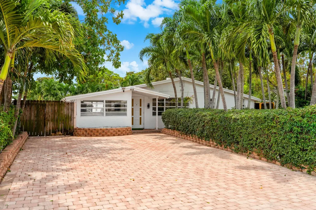 340 NE 26th Court Pompano Beach FL 33064