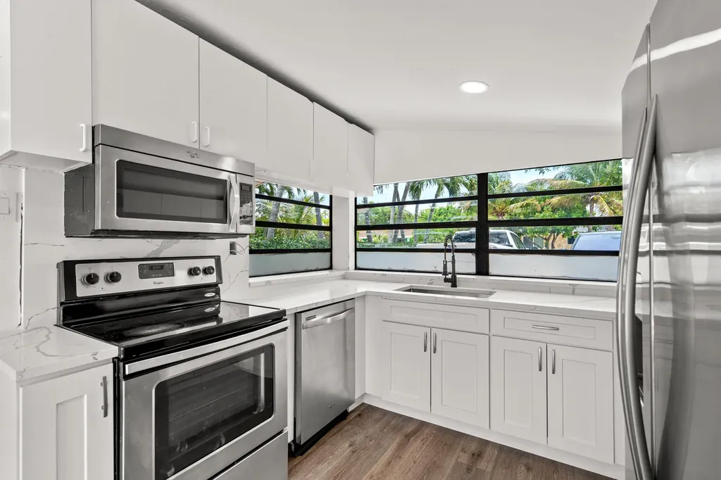 340 NE 26th Court Pompano Beach FL 33064