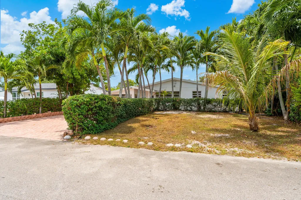 340 NE 26th Court Pompano Beach FL 33064
