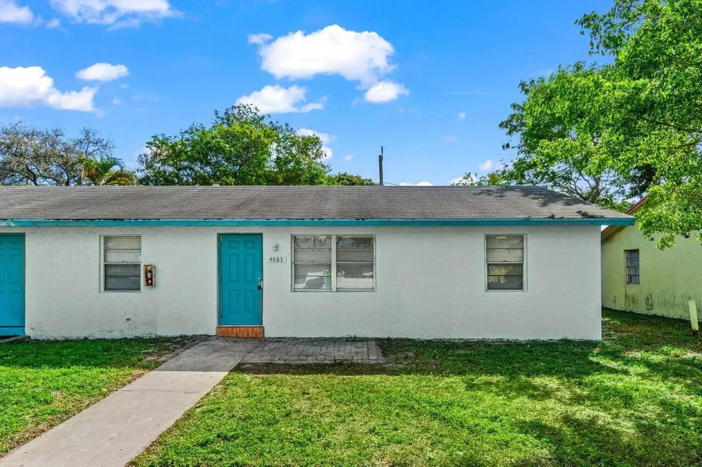 4863 Gulfstream Road Lake Worth FL 33460