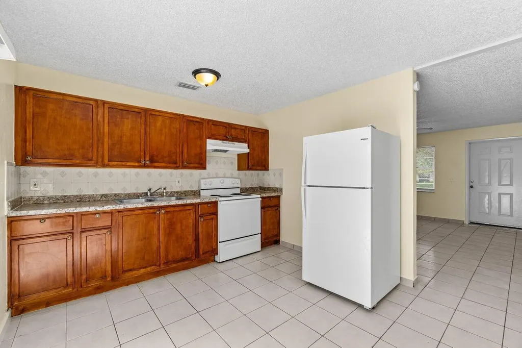 4863 Gulfstream Road Lake Worth FL 33460
