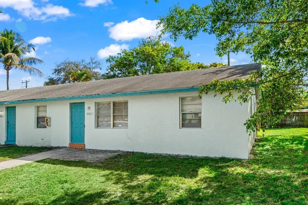 4863 Gulfstream Road Lake Worth FL 33460