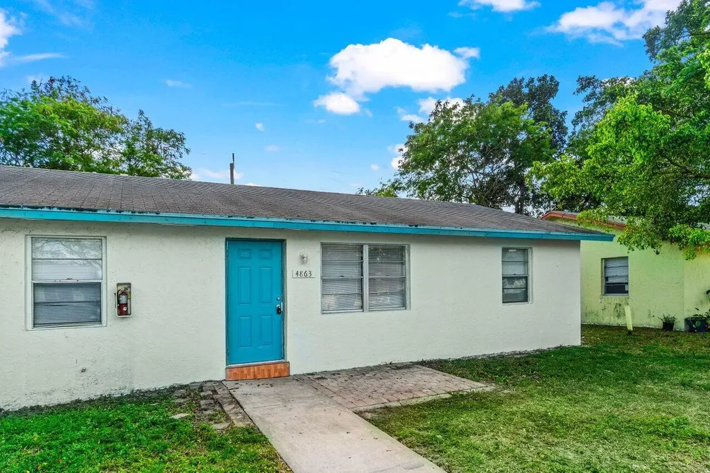 4863 Gulfstream Road Lake Worth FL 33460