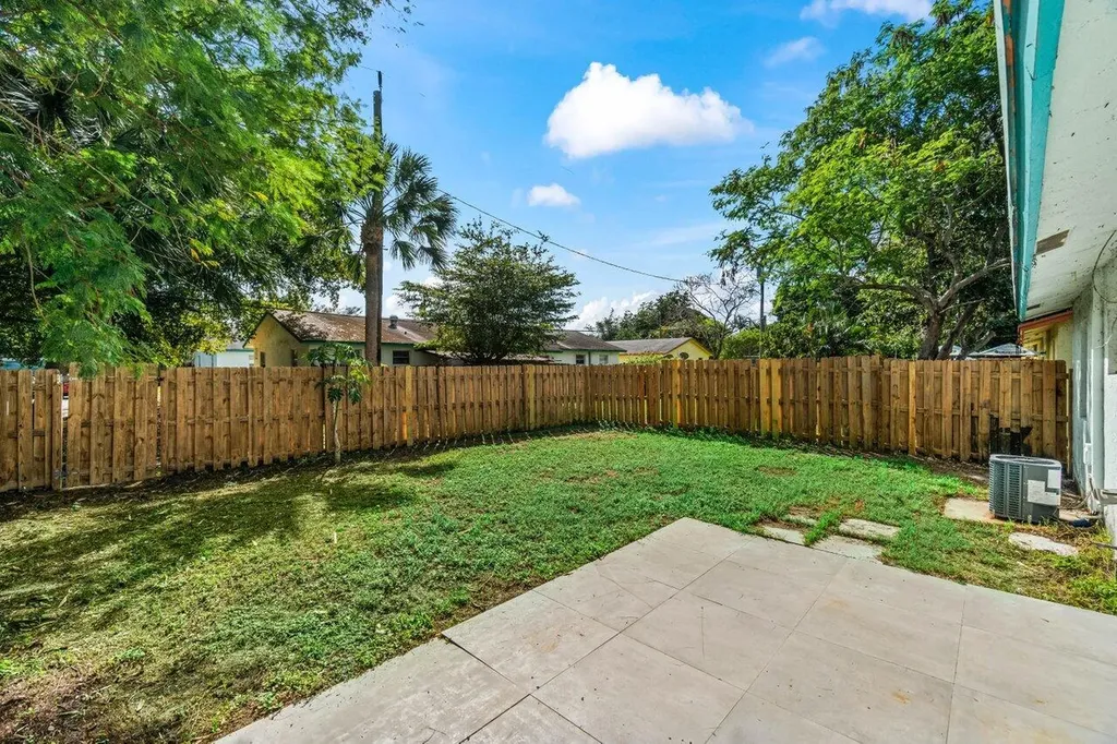 4863 Gulfstream Road Lake Worth FL 33460