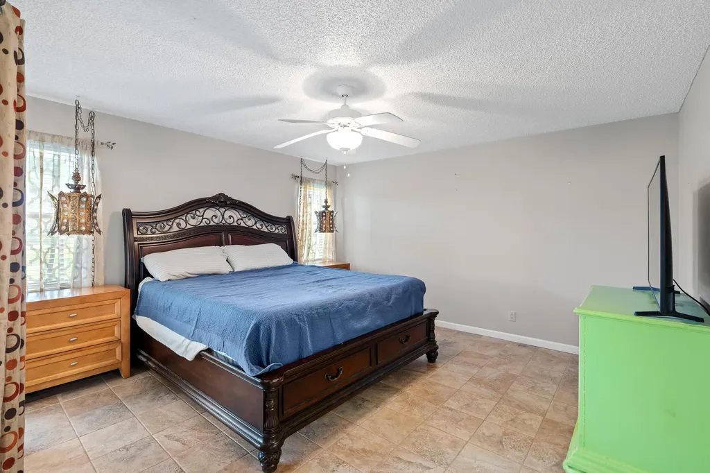 9728 Sills Drive E Boynton Beach FL 33437