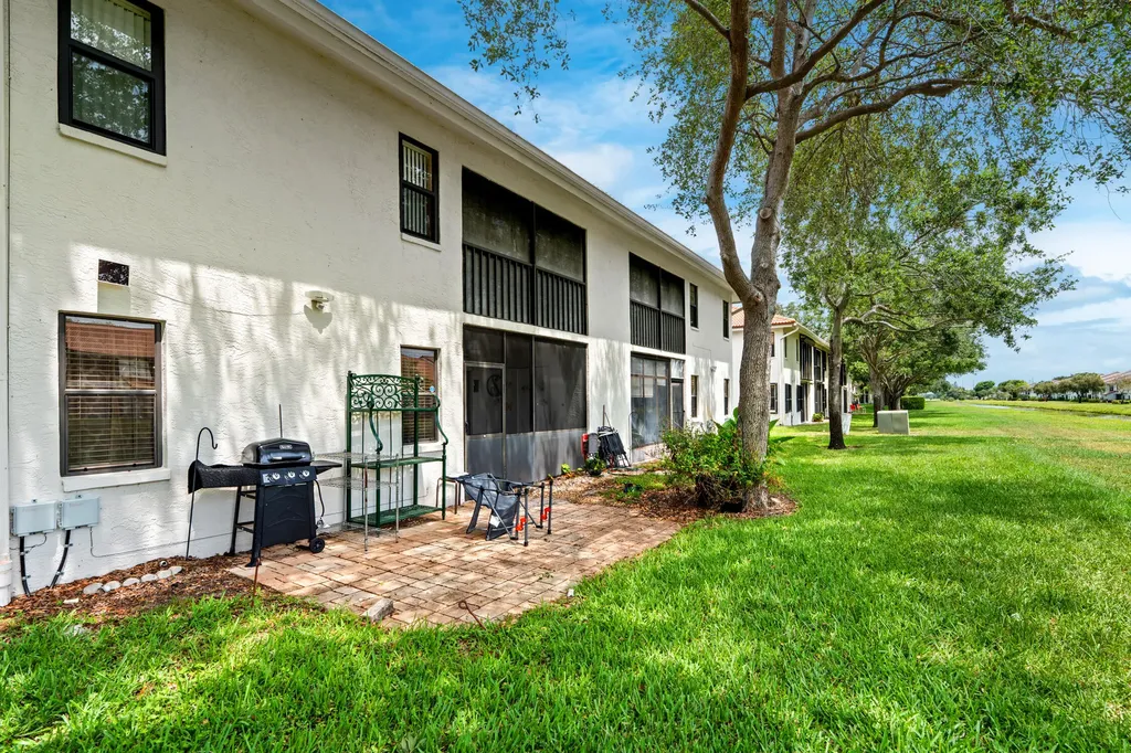 9728 Sills Drive E Boynton Beach FL 33437