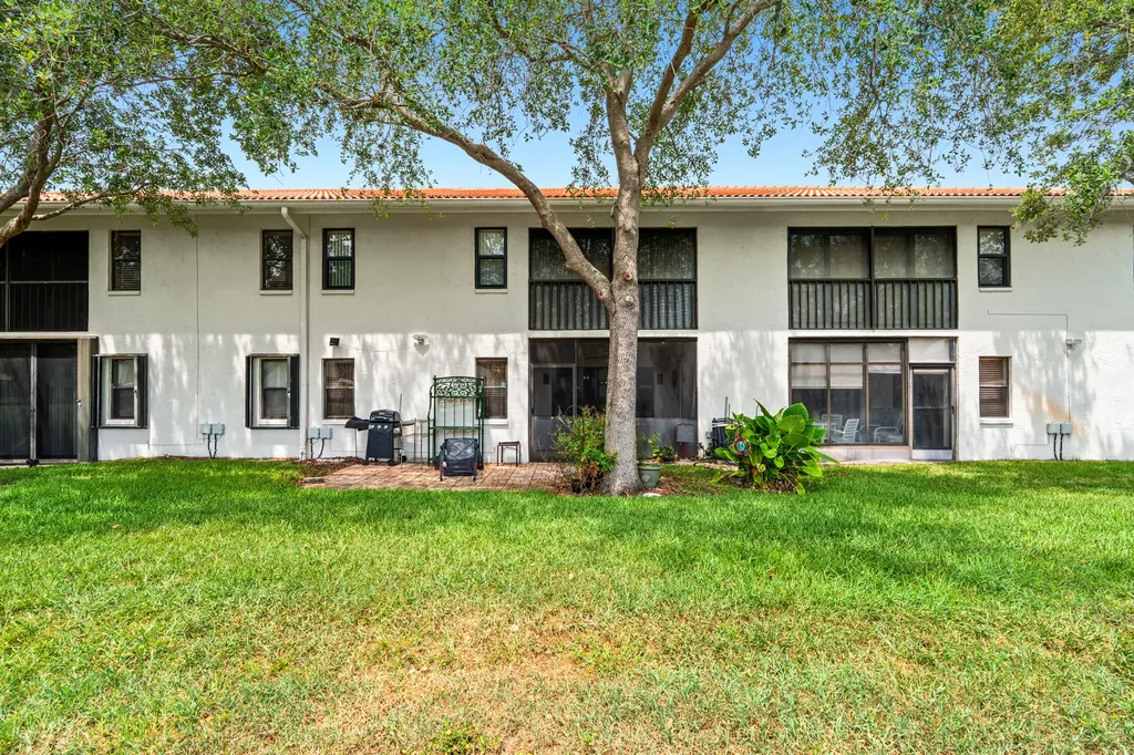 9728 Sills Drive E Boynton Beach FL 33437