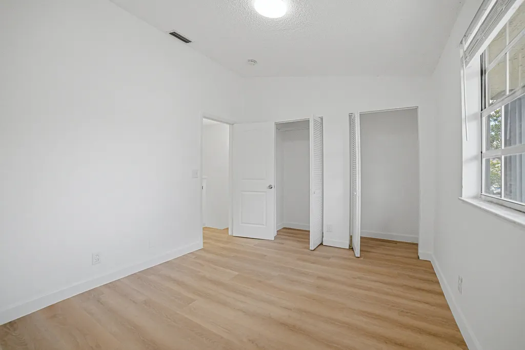 8207 Fairway Road Sunrise FL 33351
