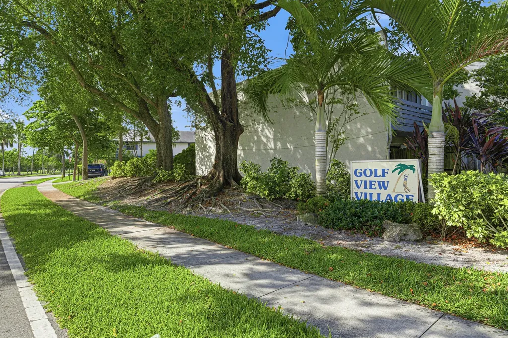 8207 Fairway Road Sunrise FL 33351