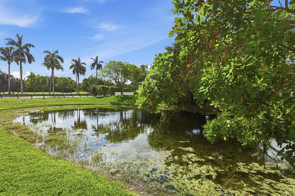 8207 Fairway Road Sunrise FL 33351