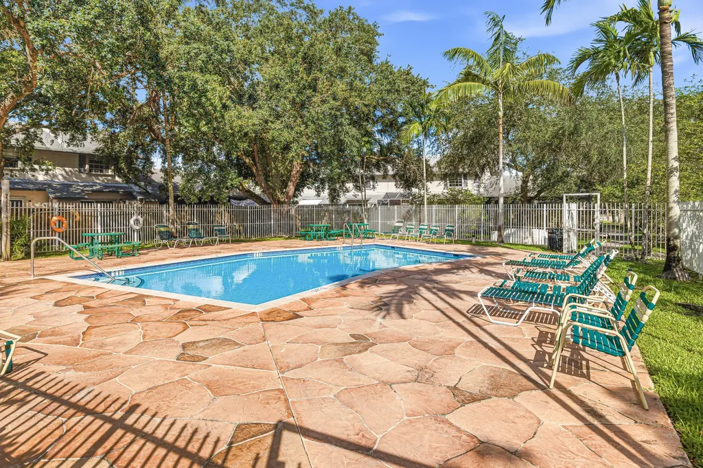8207 Fairway Road Sunrise FL 33351