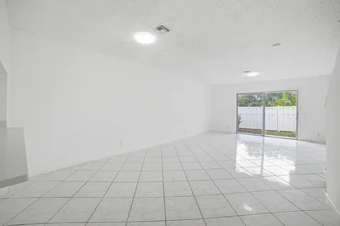 8207 Fairway Road Sunrise FL 33351