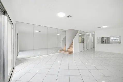 8207 Fairway Road Sunrise FL 33351